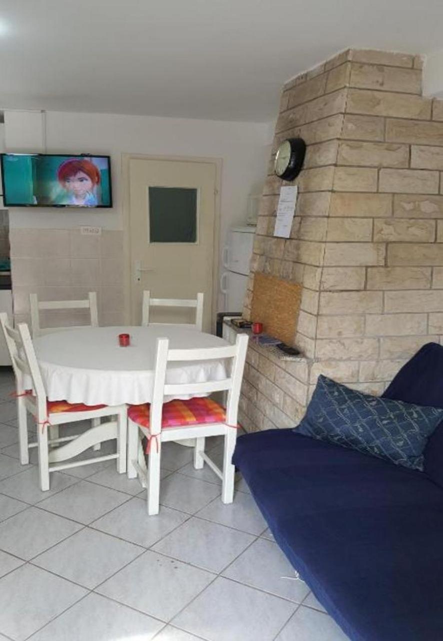 Apartments Dobri - 500M From Beach Nin Esterno foto