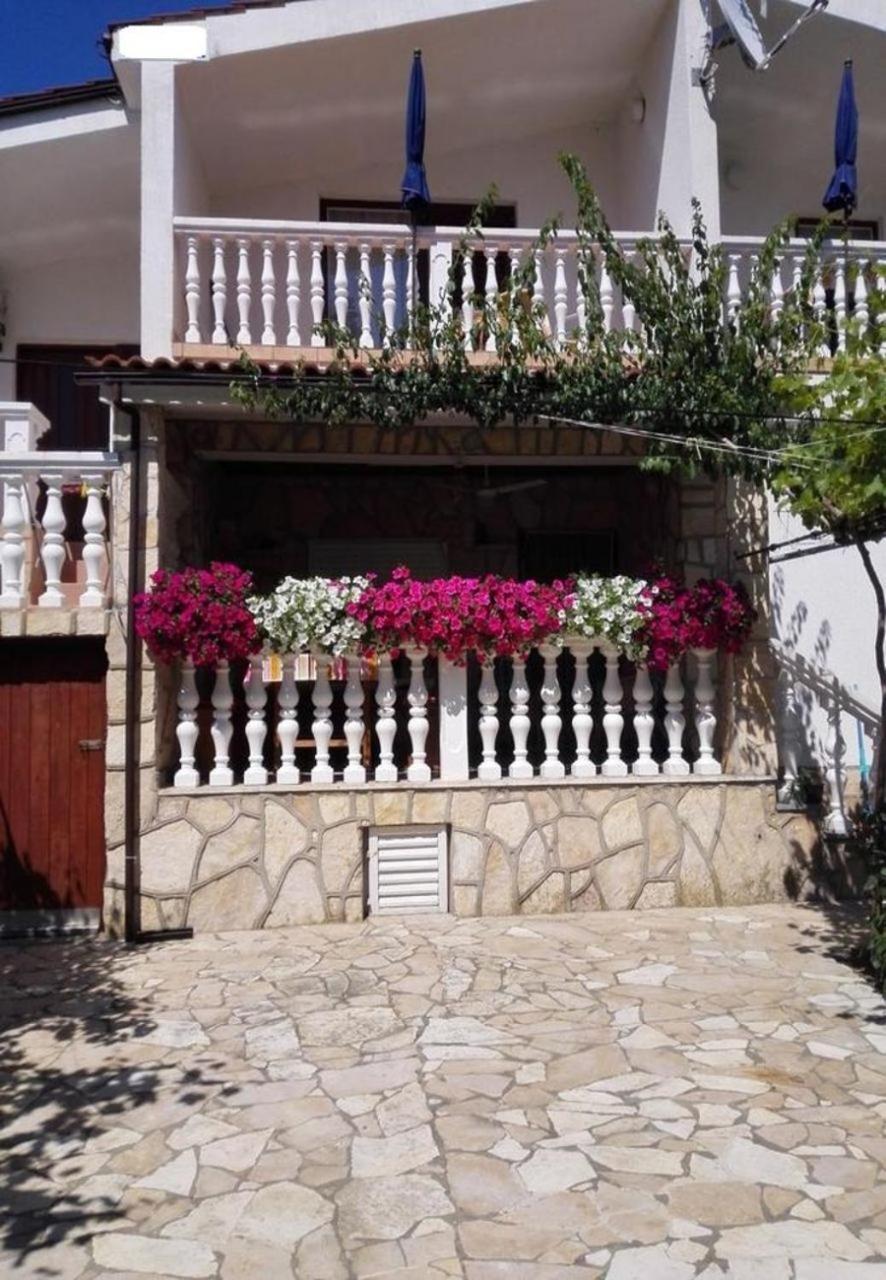 Apartments Dobri - 500M From Beach Nin Esterno foto