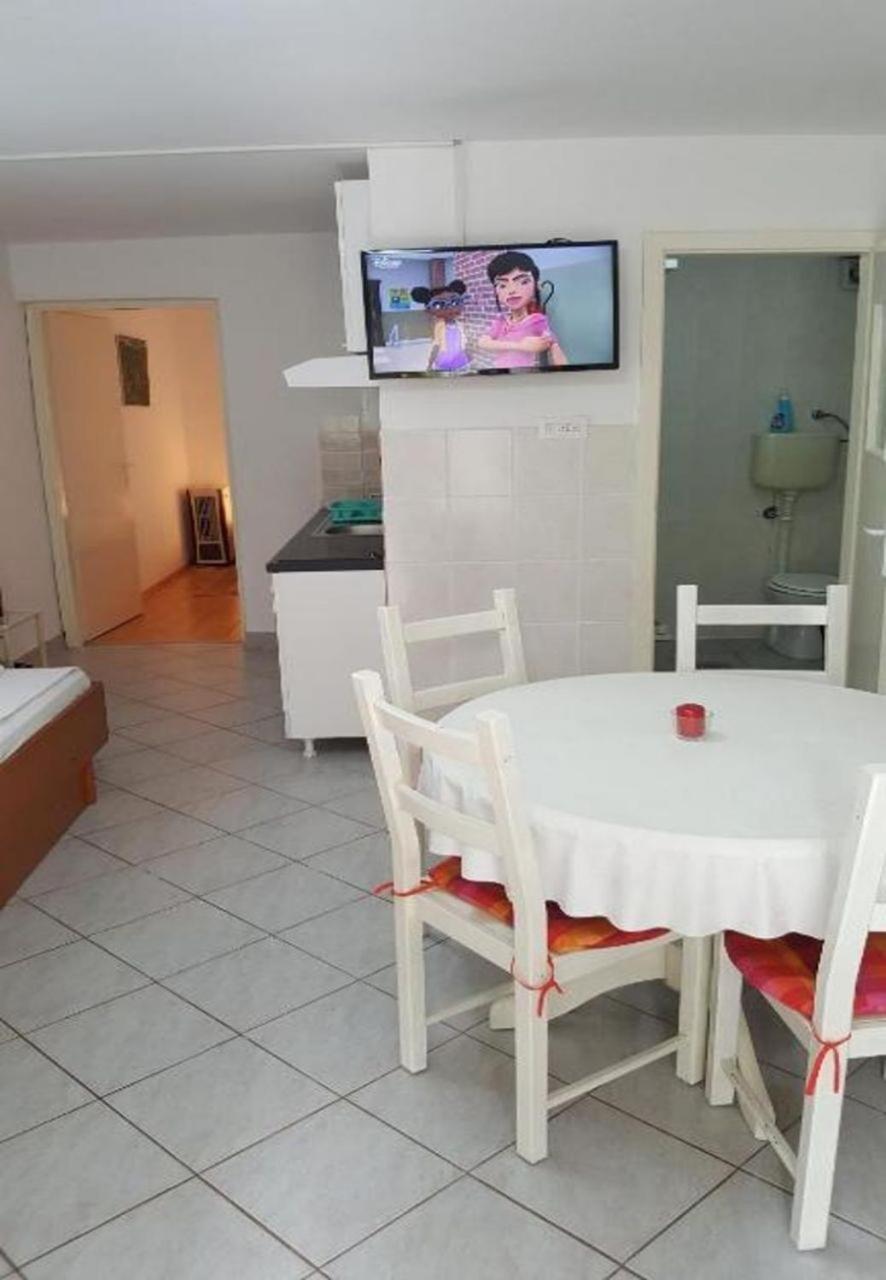 Apartments Dobri - 500M From Beach Nin Esterno foto