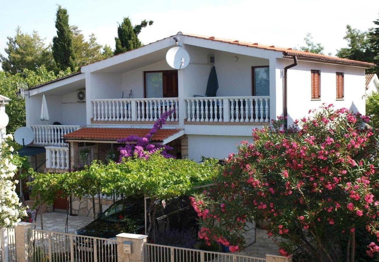 Apartments Dobri - 500M From Beach Nin Esterno foto